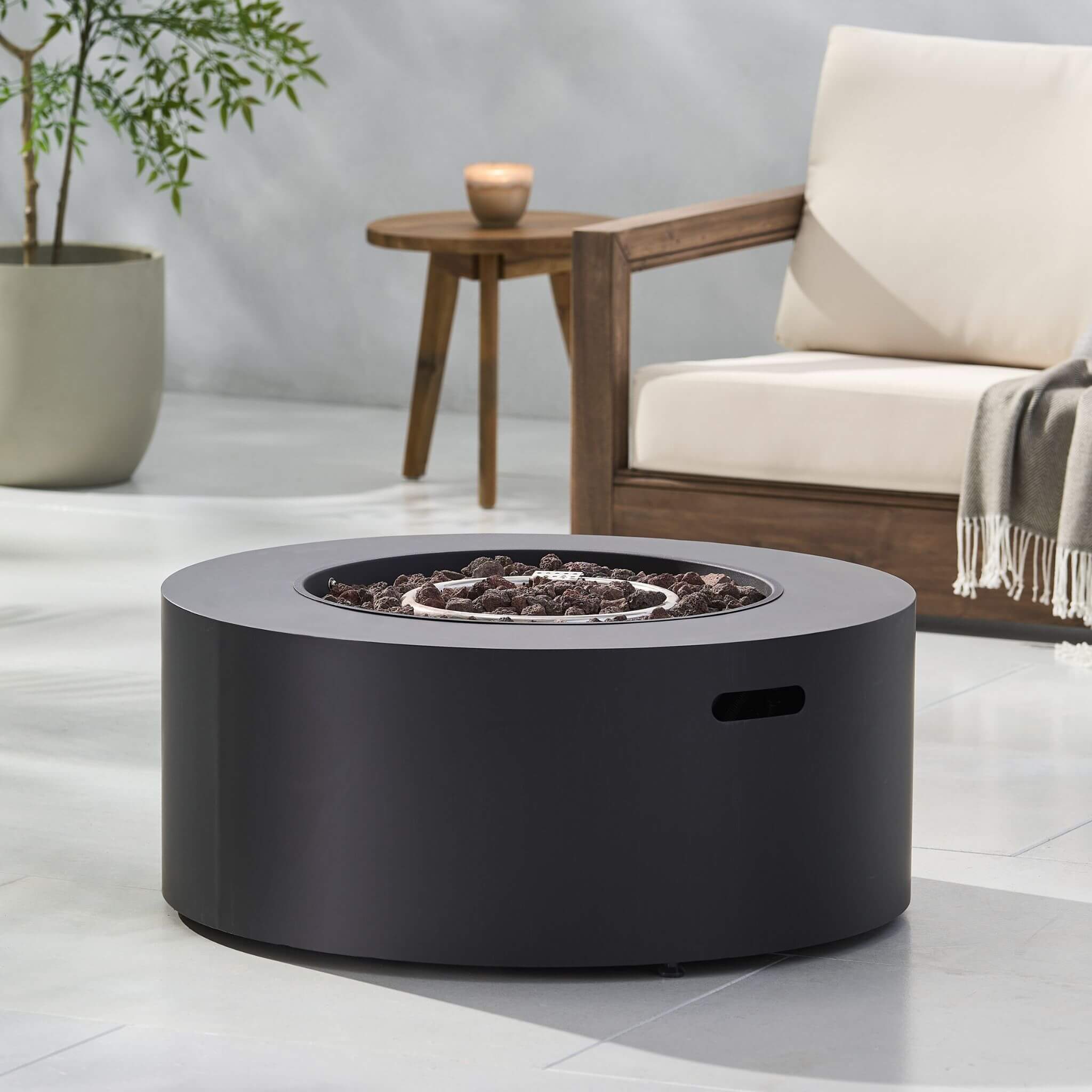 Alora Modern 32-Inch 40K BTU Round Iron Propane Fire Pit (SAK29102)