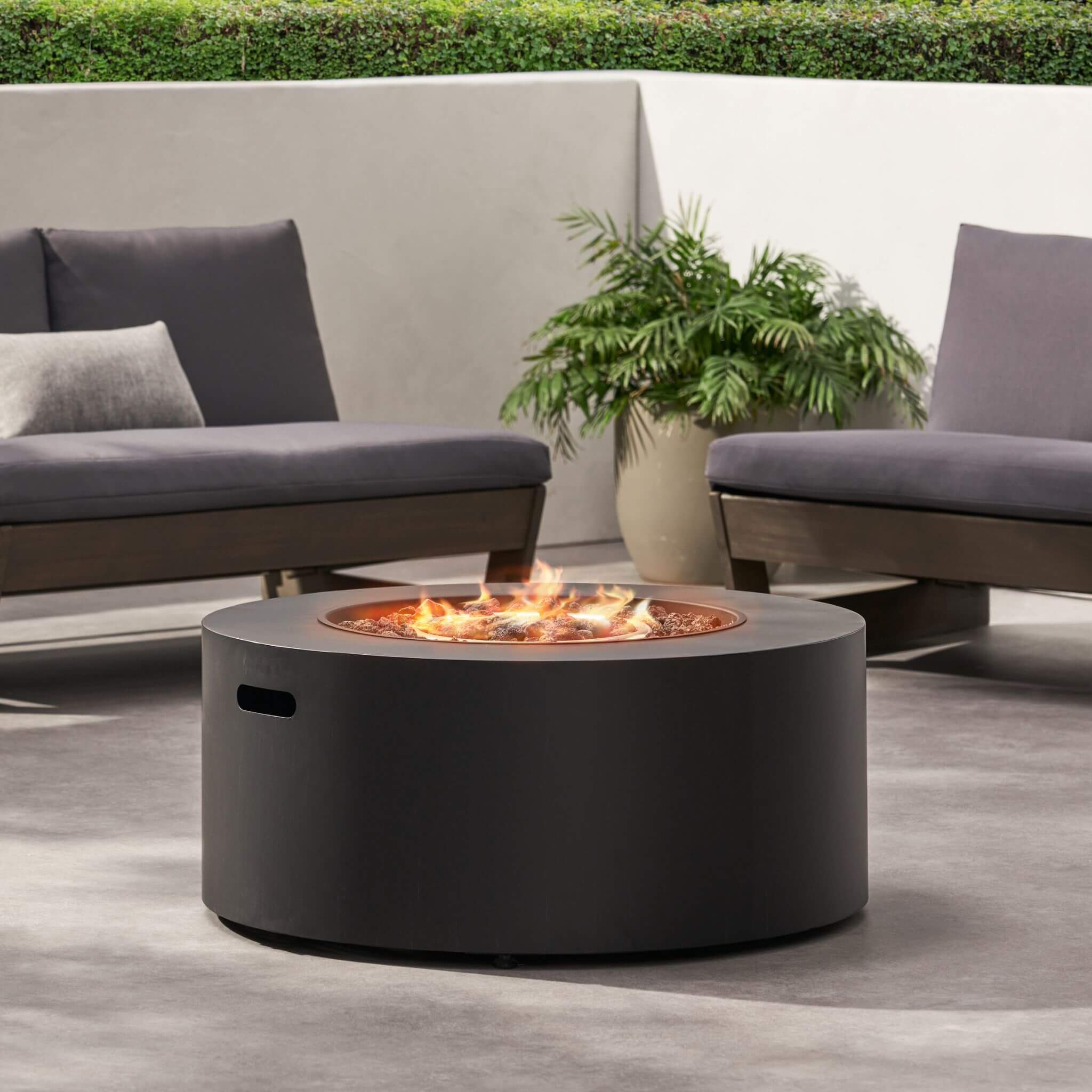 Alora Modern 32-Inch 40K BTU Round Iron Propane Fire Pit (SAK29102)