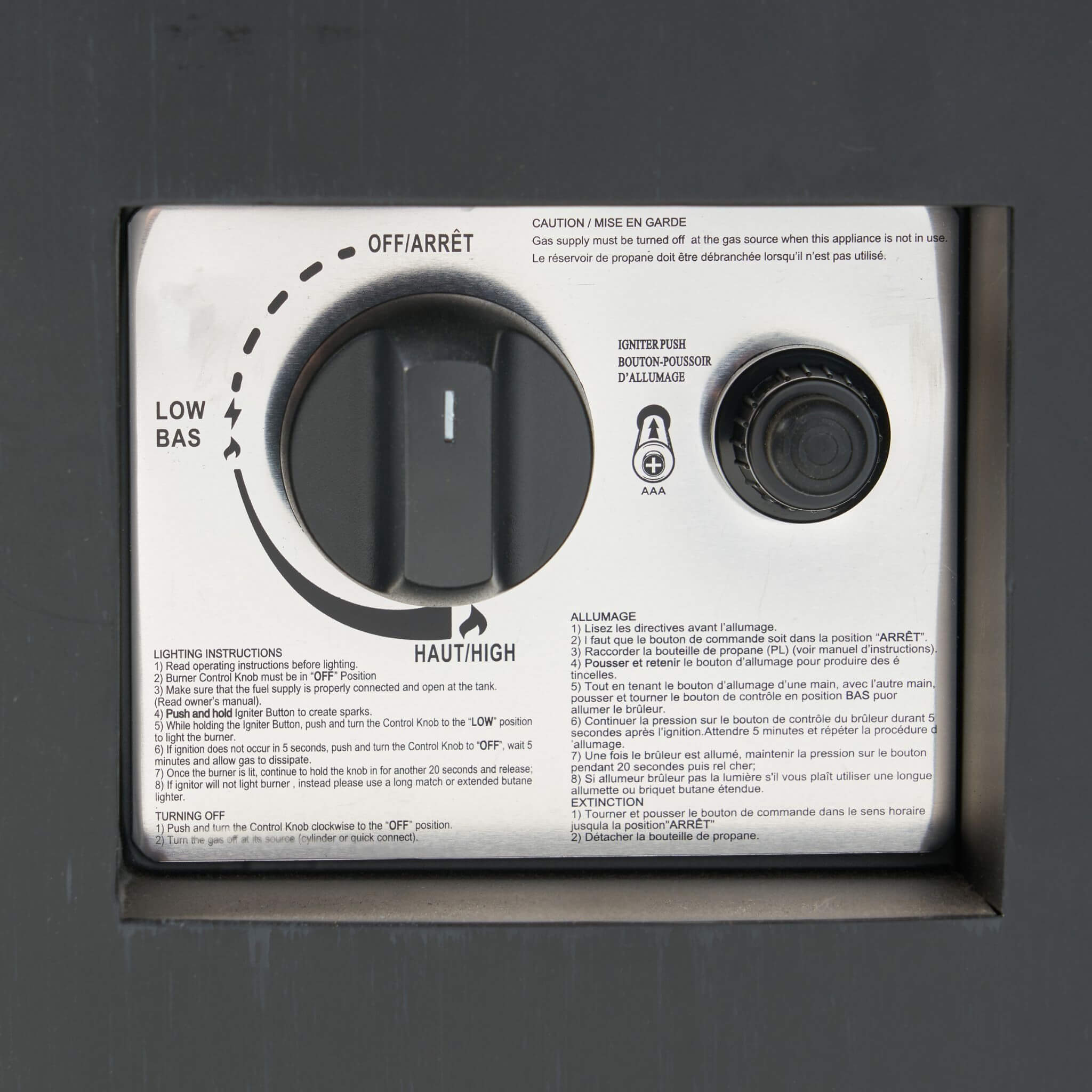 Alora Modern 32-Inch 40K BTU Round Iron Propane Fire Pit (SAK29102)